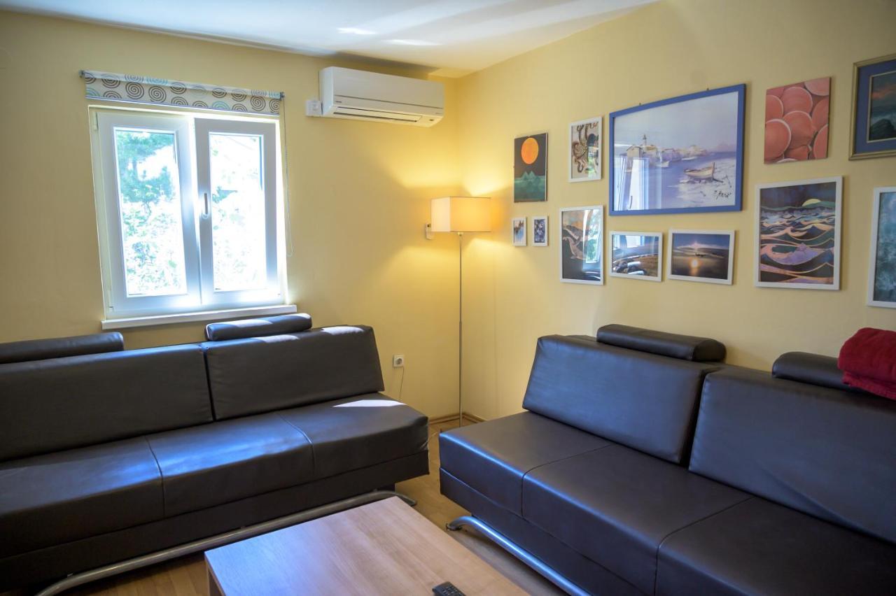 Beachfront House Ivana With Pool - Renovated 2025 Cesarica Exterior foto