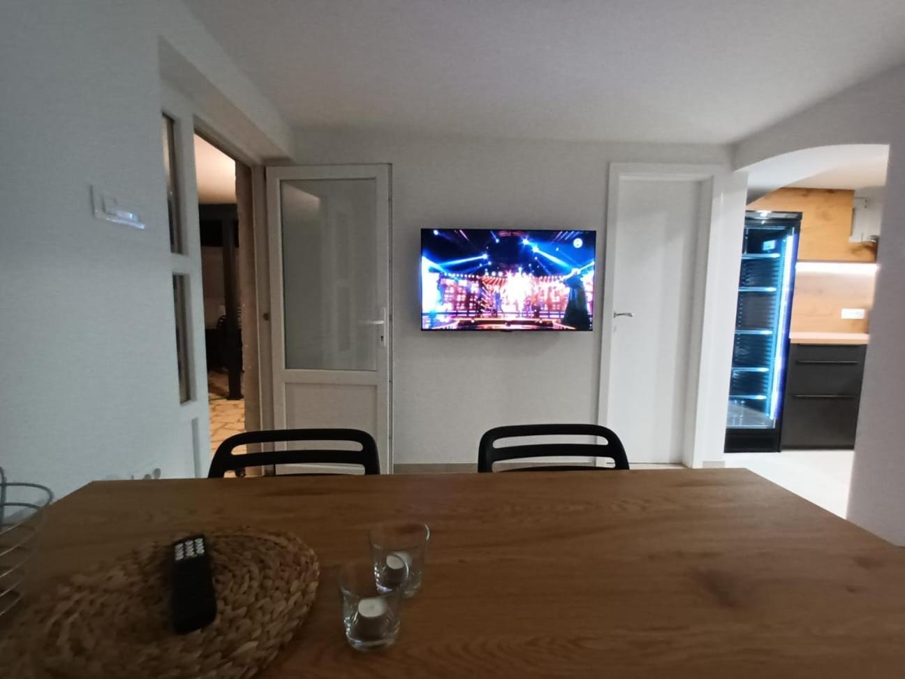 Beachfront House Ivana With Pool - Renovated 2025 Cesarica Exterior foto