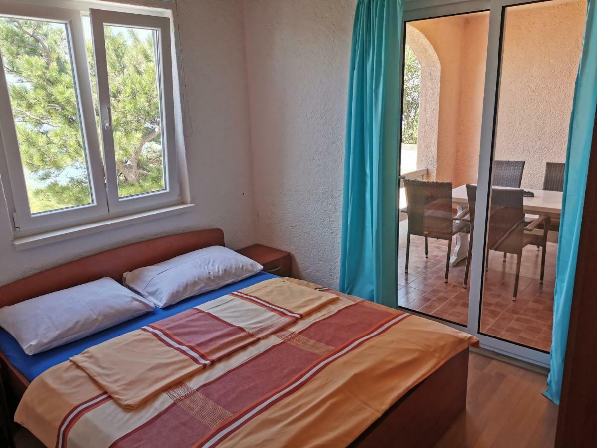 Beachfront House Ivana With Pool - Renovated 2025 Cesarica Exterior foto
