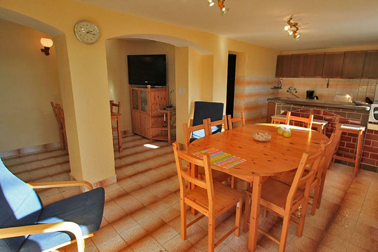 Beachfront House Ivana With Pool - Renovated 2025 Cesarica Exterior foto